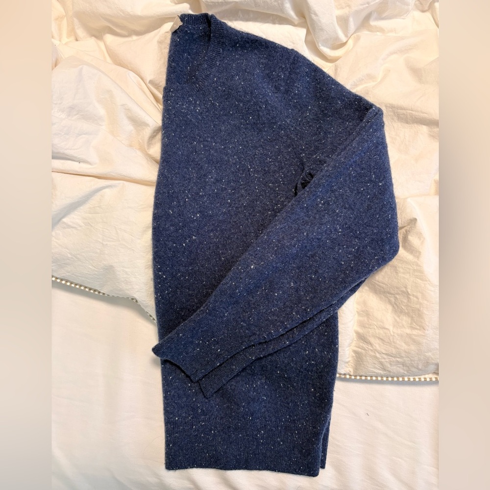 Everlane Women’s Blue Speckled Crewneck Cashmere Sweater